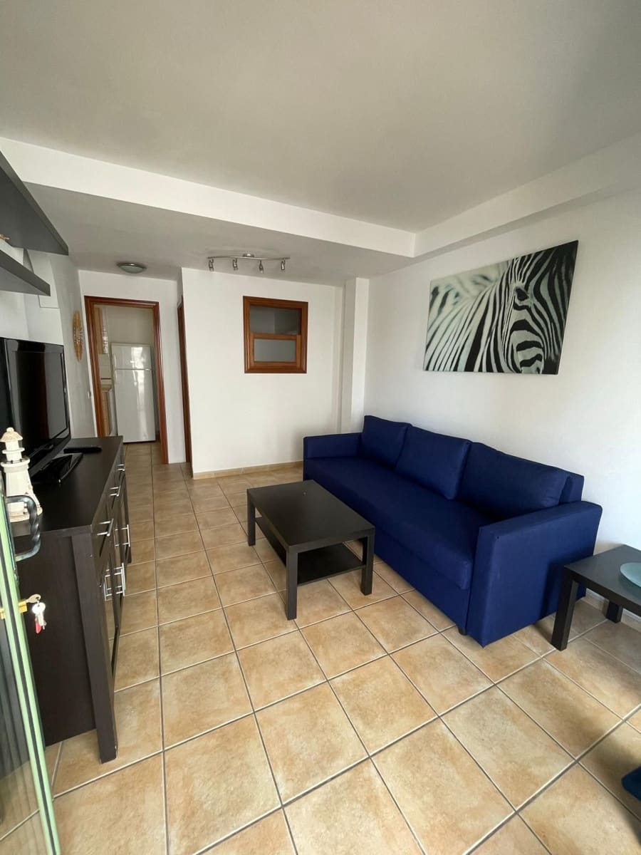 2 bedroom Apartment for sale in Caleta de Fuste - € 200,000 (Ref: 9439574)