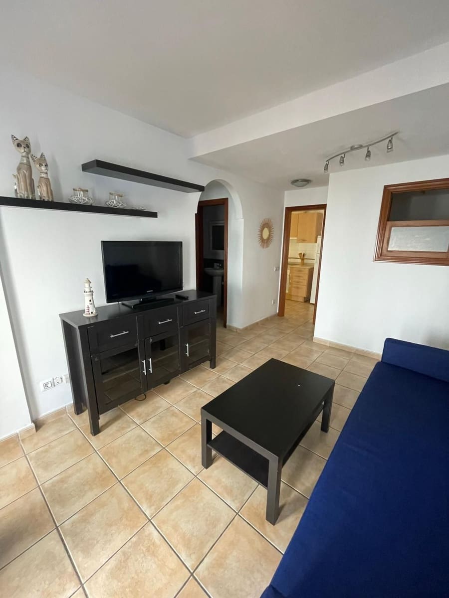 2 bedroom Apartment for sale in Caleta de Fuste - € 200,000 (Ref: 9439574)