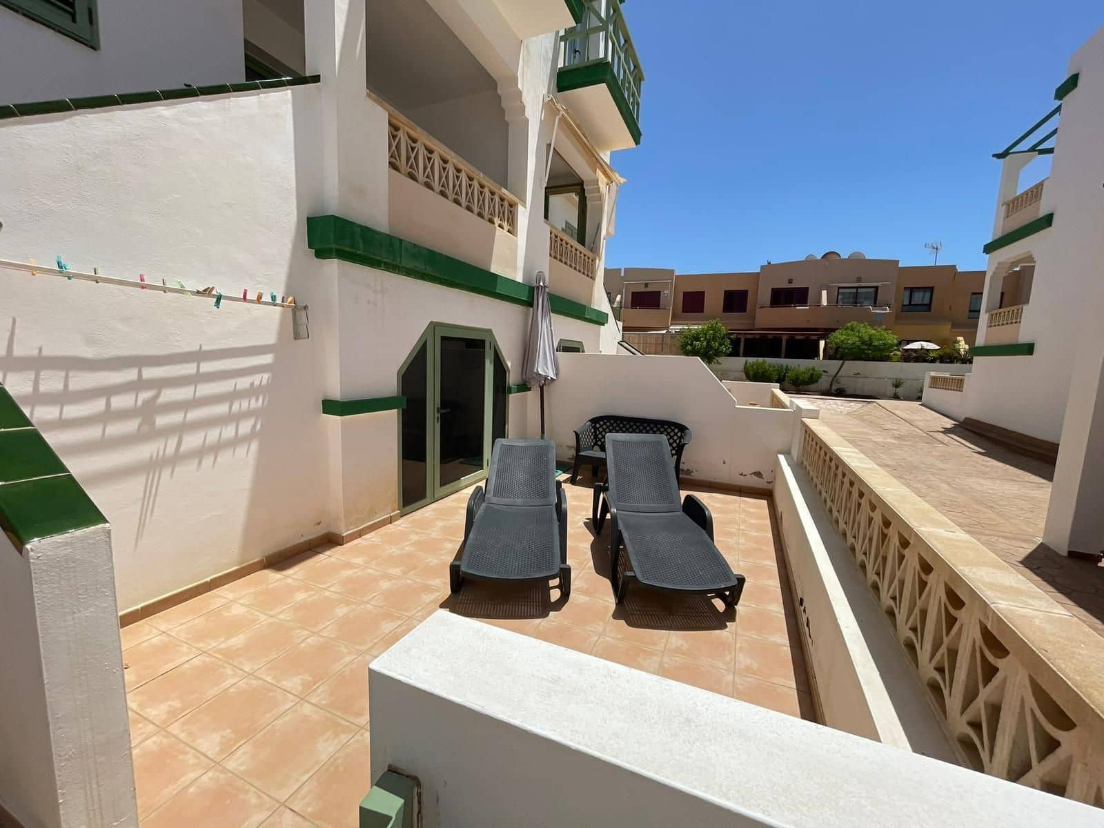 2 bedroom Apartment for sale in Caleta de Fuste - € 200,000 (Ref: 9439574)