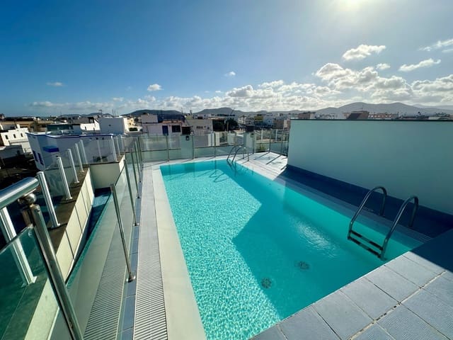 2 makuuhuone Asunto myytävänä paikassa El Cotillo, La Oliva mukana uima-altaan 
autotalli - 320 000 € (Ref: 9455942)