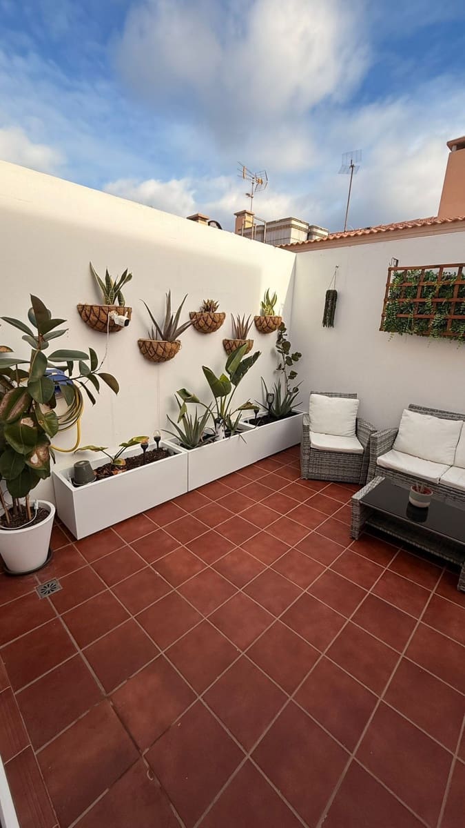 3 soverom Hus til salgs i Puerto del Rosario med garasje - € 295 000 (Ref: 9470825)