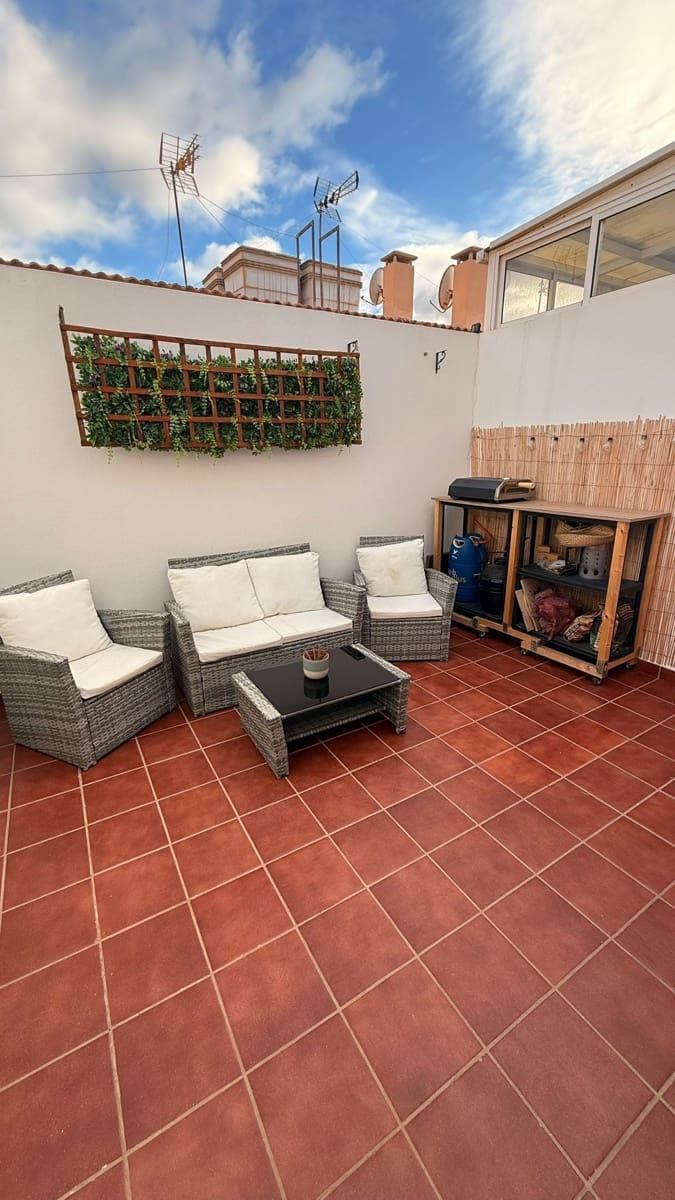 3 soverom Hus til salgs i Puerto del Rosario med garasje - € 295 000 (Ref: 9470825)