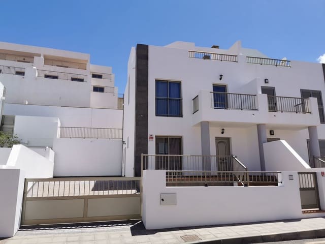 3 Zimmer Doppelhaus zu verkaufen in Puerto del Rosario mit Garage - 325.000 € (Ref: 9474701)