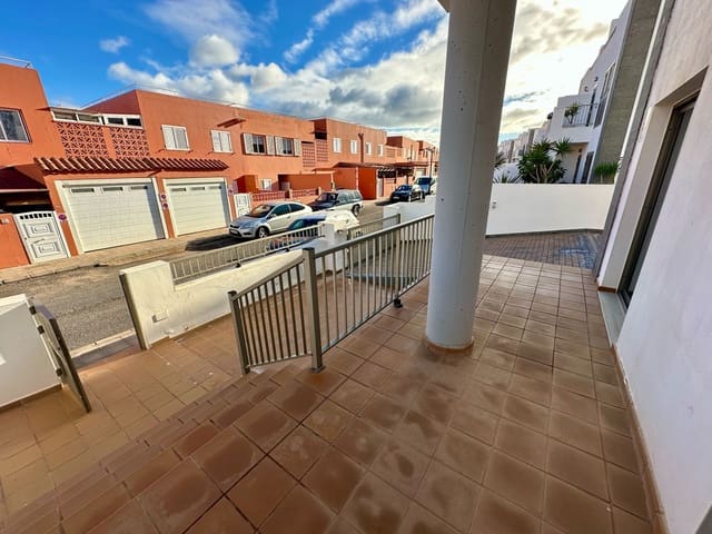 3 Zimmer Doppelhaus zu verkaufen in Puerto del Rosario mit Garage - 325.000 € (Ref: 9474701)