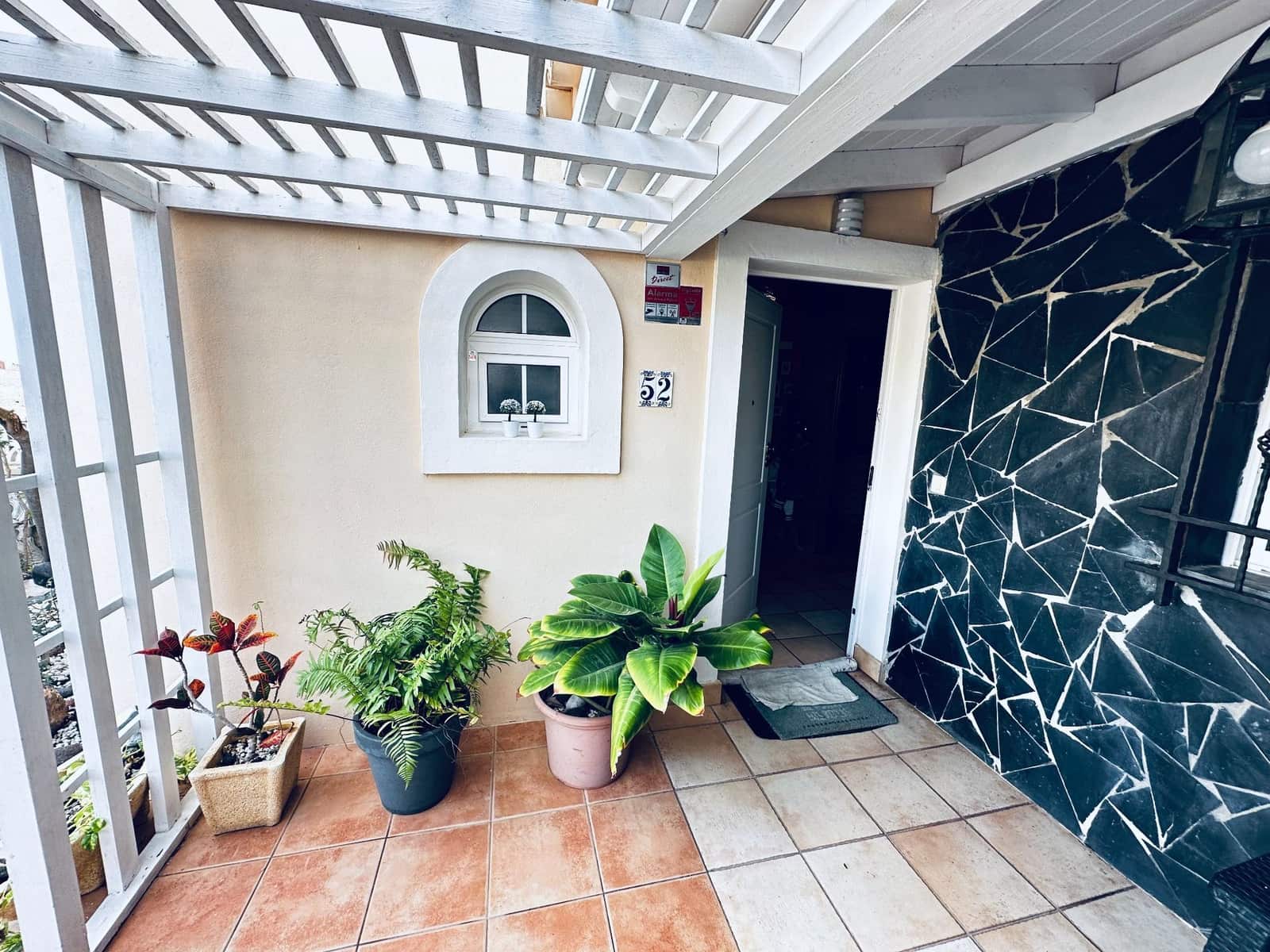 Casa de 2 habitaciones en Caleta de Fuste en venta - 262.500 € (Ref: 9474702)