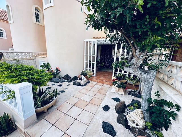 Casa de 2 habitaciones en Caleta de Fuste, Antigua en venta - 262.500 € (Ref: 9474702)