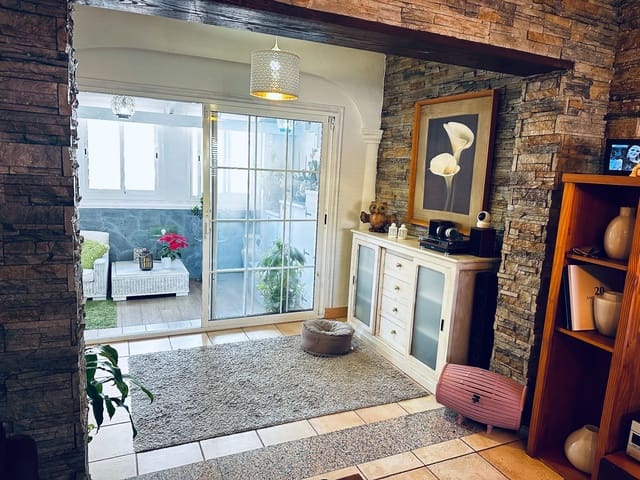 Casa de 2 habitaciones en Caleta de Fuste, Antigua en venta - 262.500 € (Ref: 9474702)