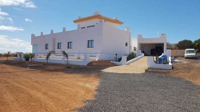 5 soverom Villa til salgs i Triquivijate, Antigua - € 590 000 (Ref: 9488207)