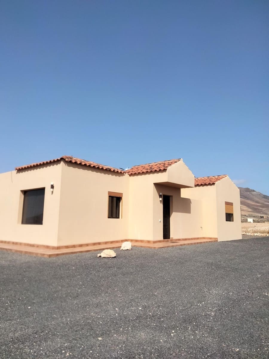 2 bedroom Finca/Country House for sale in Tuineje - € 389,000 (Ref: 9488208)