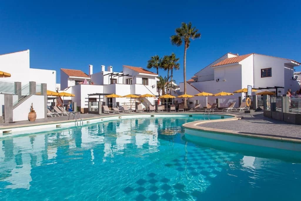 1 bedroom Apartment for sale in Caleta de Fuste with pool - € 169,000 (Ref: 9501915)