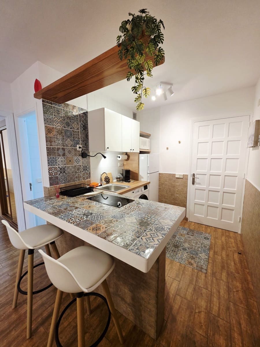 1 bedroom Apartment for sale in Caleta de Fuste with pool - € 169,000 (Ref: 9501915)