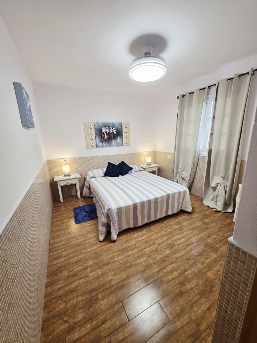 1 bedroom Apartment for sale in Caleta de Fuste with pool - € 169,000 (Ref: 9501915)