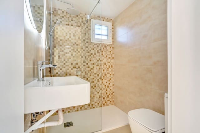 2 makuuhuone Paritalo myytävänä paikassa Corralejo, La Oliva mukana uima-altaan - 255 000 € (Ref: 9526333)