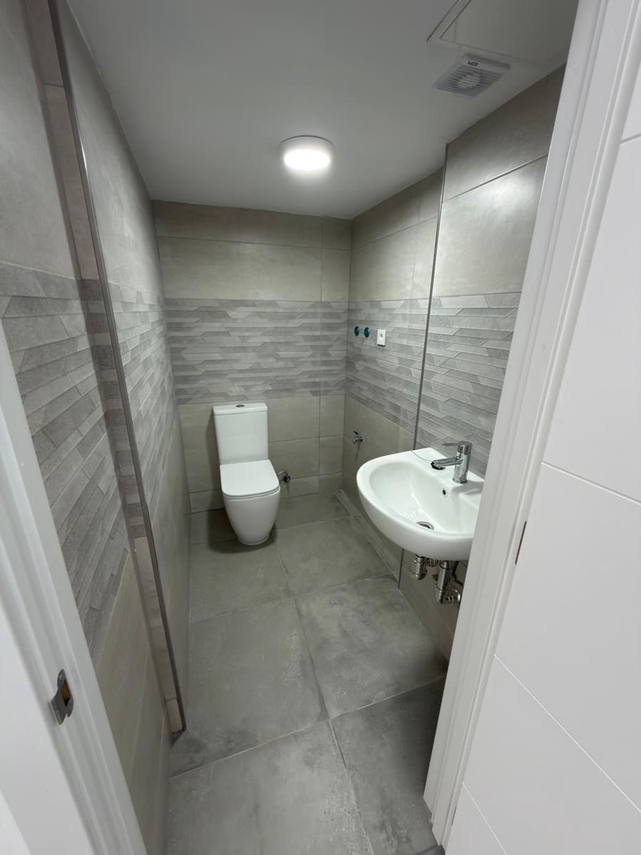 Comercial para arrendar em Puerto del Rosario - 900 € (Ref: 9540849)