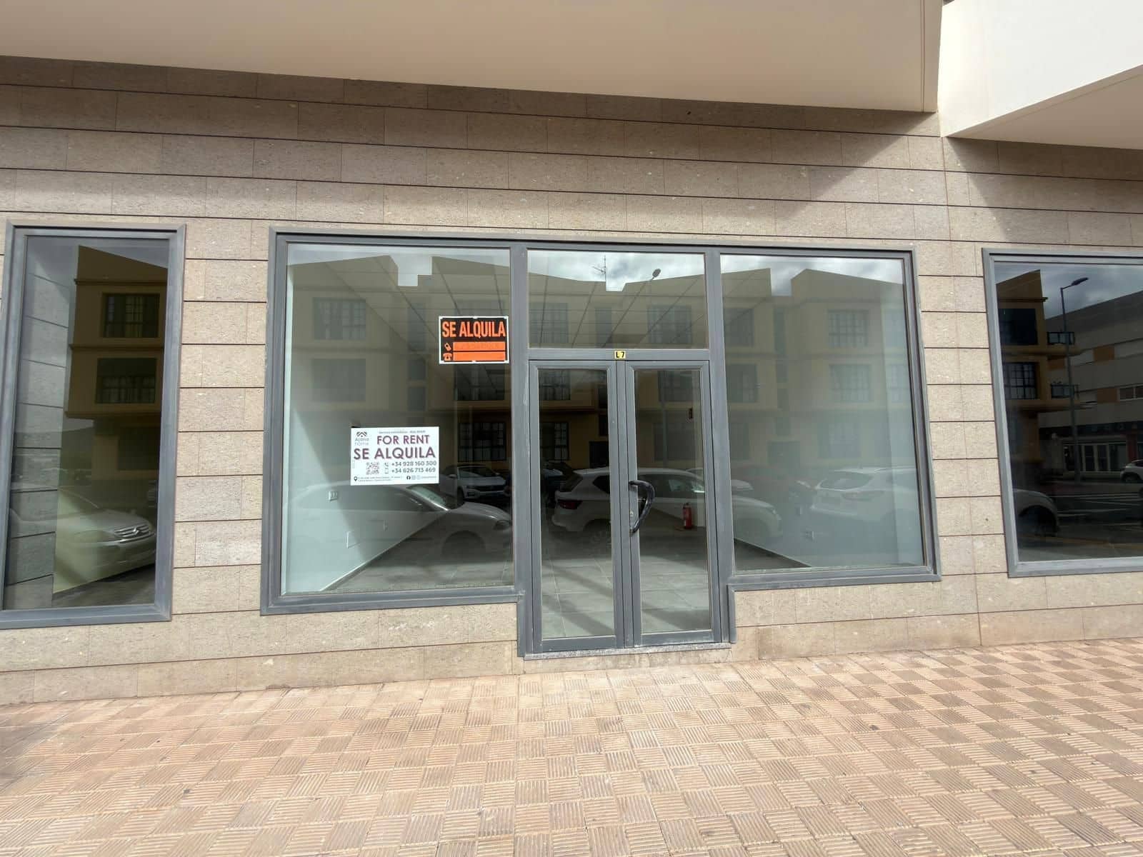 Comercial para arrendar em Puerto del Rosario - 900 € (Ref: 9540849)