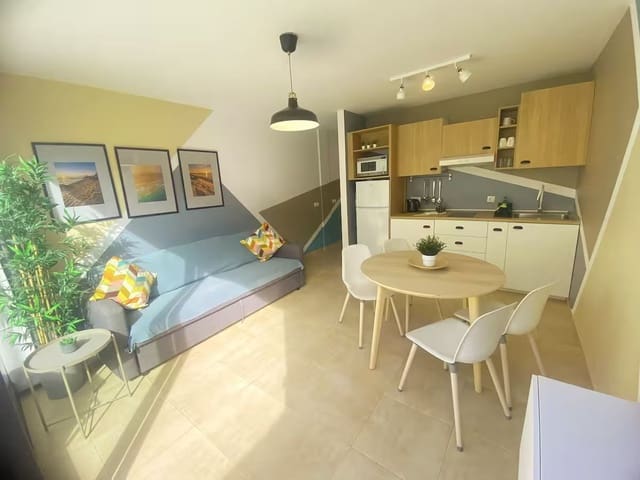 1 slaapkamer Appartement te koop in El Cotillo, La Oliva - € 235.000 (Ref: 9604639)