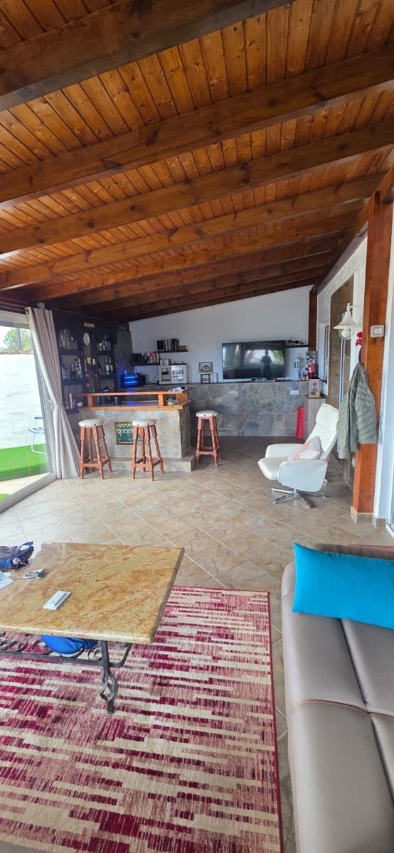 2 bedroom Villa for sale in Parque Holandes - € 550,000 (Ref: 9698679)