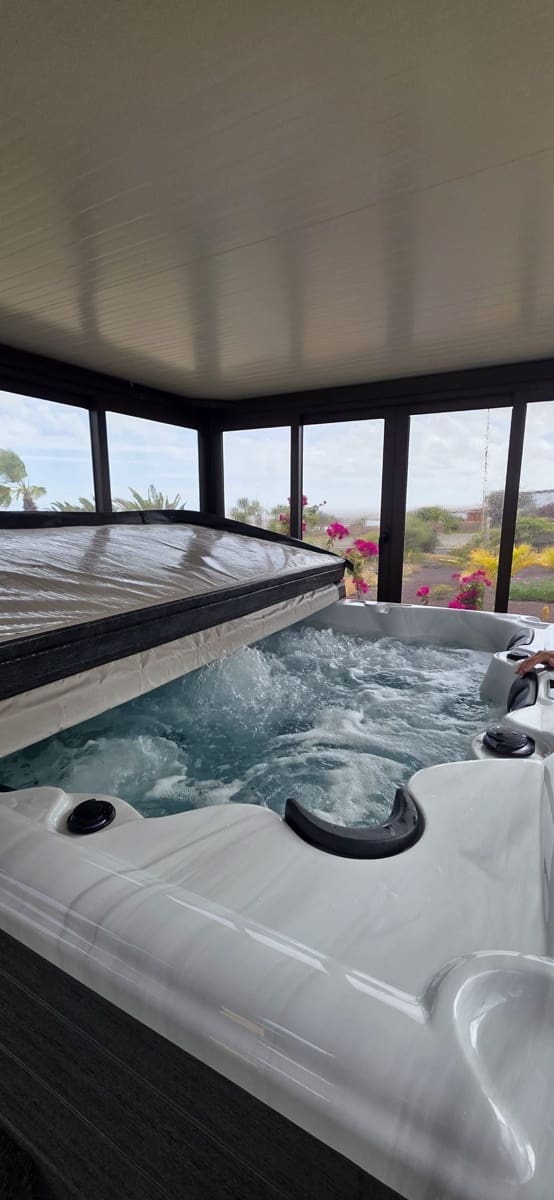 2 bedroom Villa for sale in Parque Holandes - € 550,000 (Ref: 9698679)