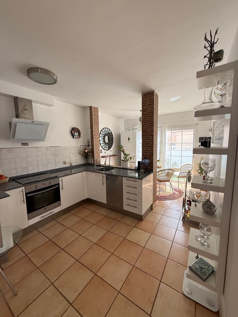 2 bedroom Townhouse for sale in Caleta de Fuste - € 265,000 (Ref: 9698680)