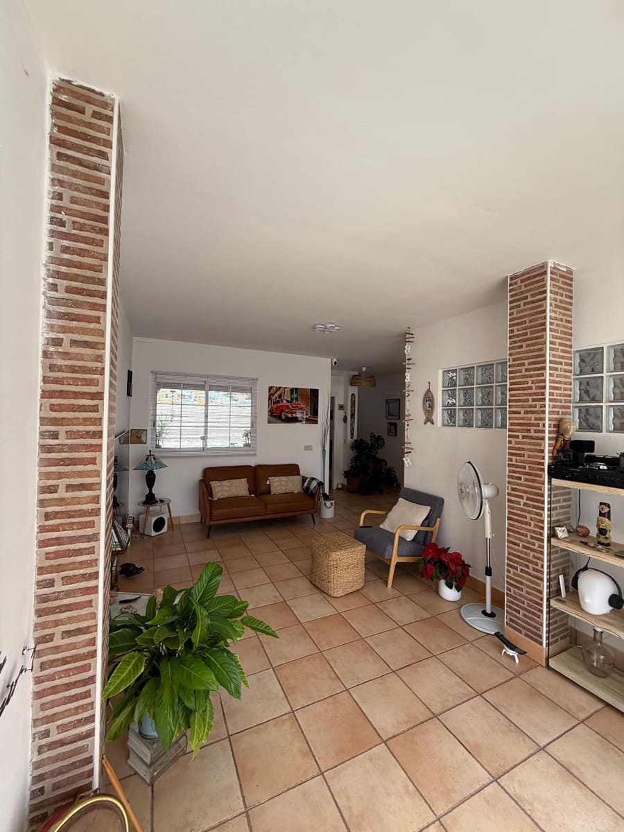 2 bedroom Townhouse for sale in Caleta de Fuste - € 265,000 (Ref: 9698680)