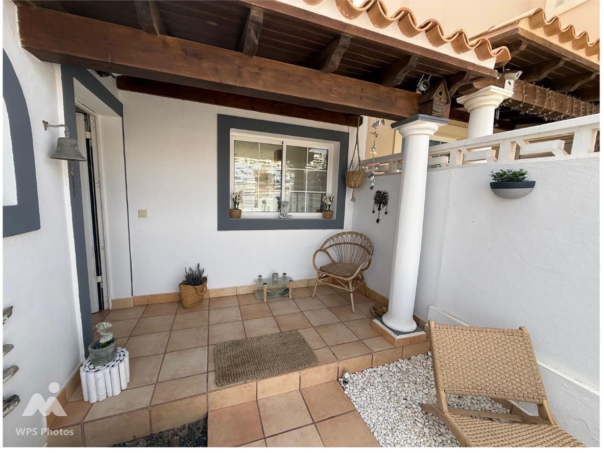 2 bedroom Townhouse for sale in Caleta de Fuste - € 265,000 (Ref: 9698680)