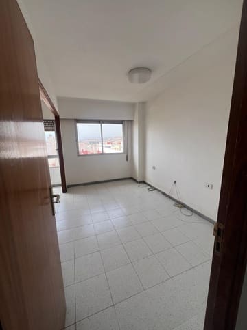Piso de 4 habitaciones en Puerto del Rosario en venta - 250.000 € (Ref: 9738021)