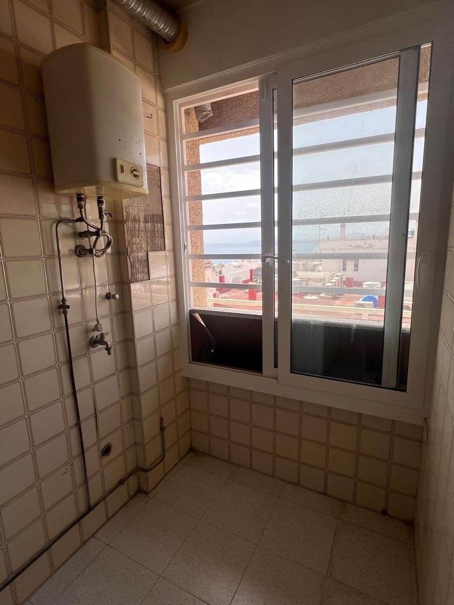 4 bedroom Flat for sale in Puerto del Rosario - € 250,000 (Ref: 9738021)