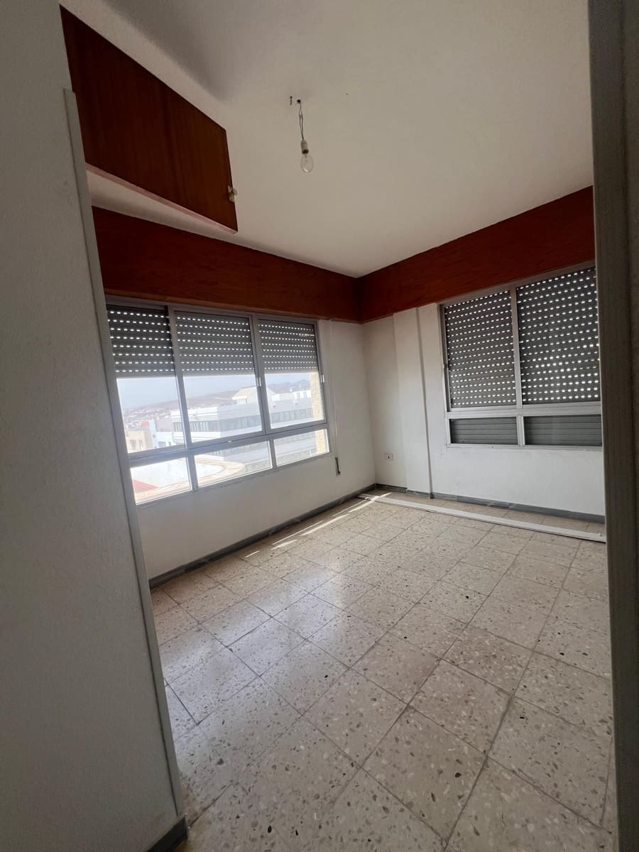 4 bedroom Flat for sale in Puerto del Rosario - € 250,000 (Ref: 9738021)