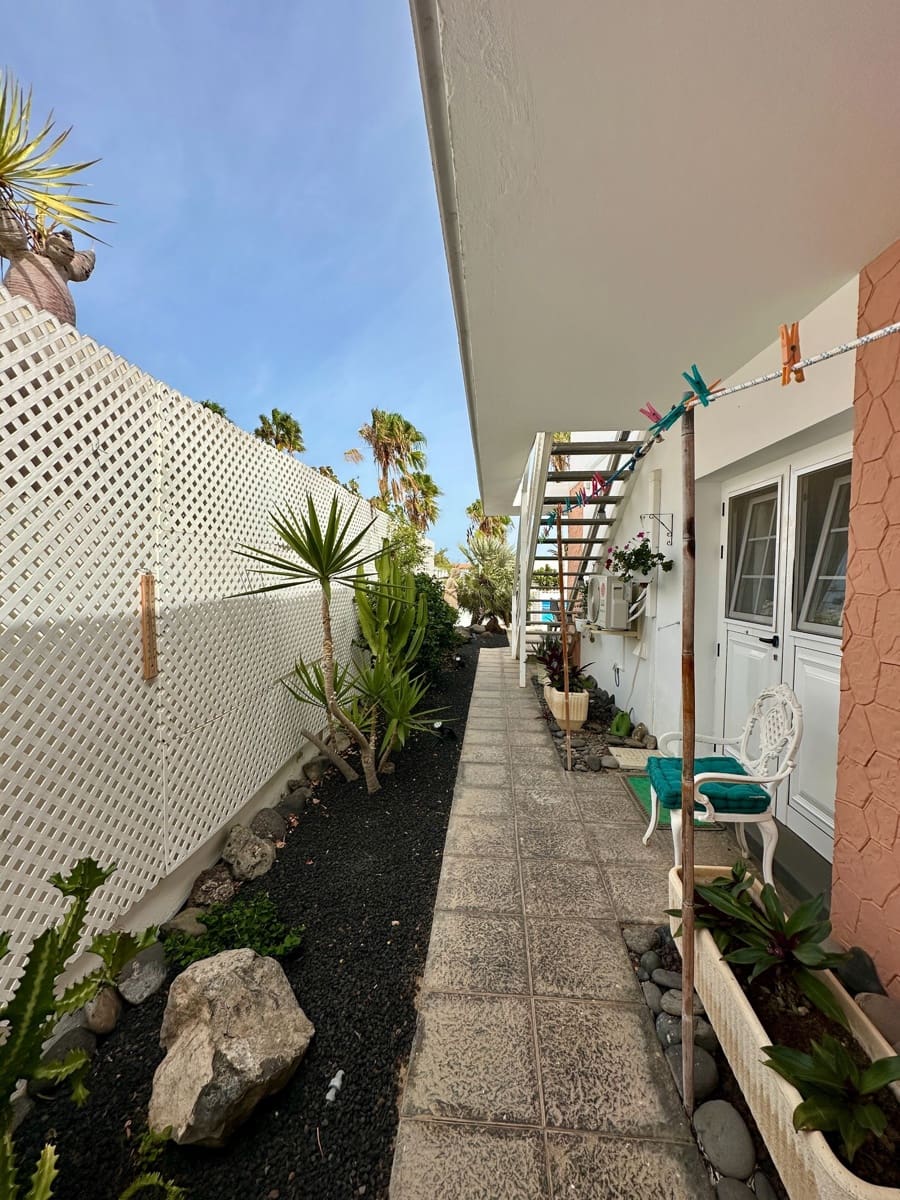 4 soveværelse Villa til salg i Caleta de Fuste med swimmingpool garage - € 890.000 (Ref: 9747704)