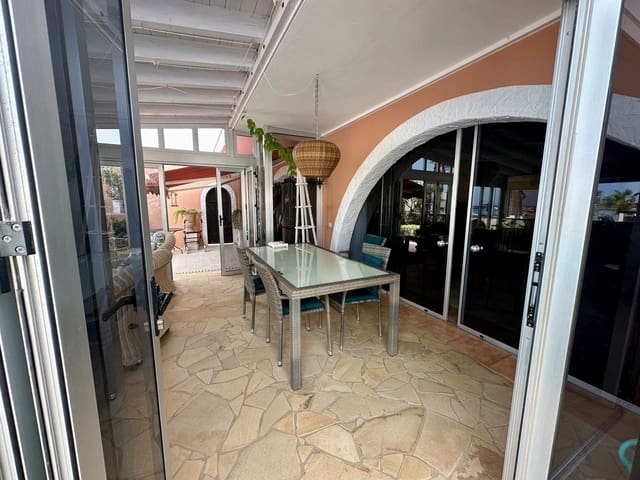 4 soveværelse Villa til salg i Caleta de Fuste, Antigua med swimmingpool garage - € 890.000 (Ref: 9747704)