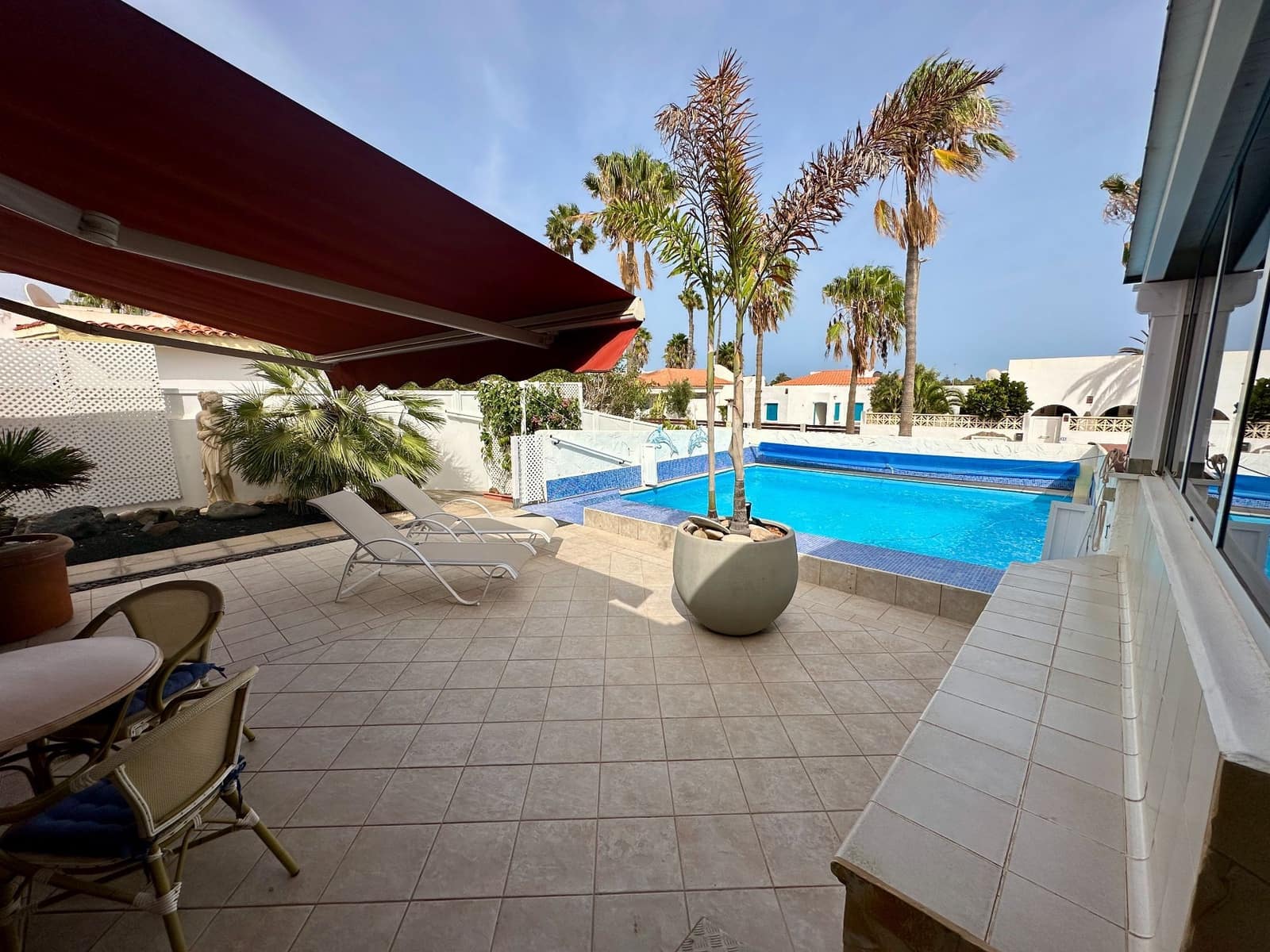 4 soveværelse Villa til salg i Caleta de Fuste med swimmingpool garage - € 890.000 (Ref: 9747704)