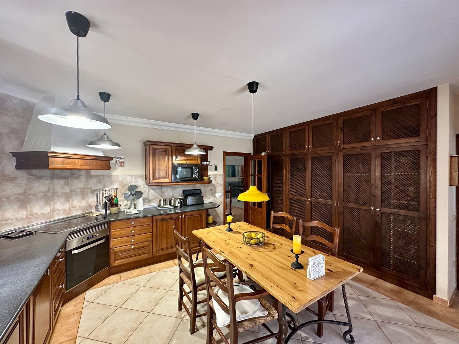 4 soveværelse Villa til salg i Caleta de Fuste med swimmingpool garage - € 890.000 (Ref: 9747704)