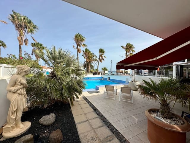 4 soveværelse Villa til salg i Caleta de Fuste, Antigua med swimmingpool garage - € 890.000 (Ref: 9747704)