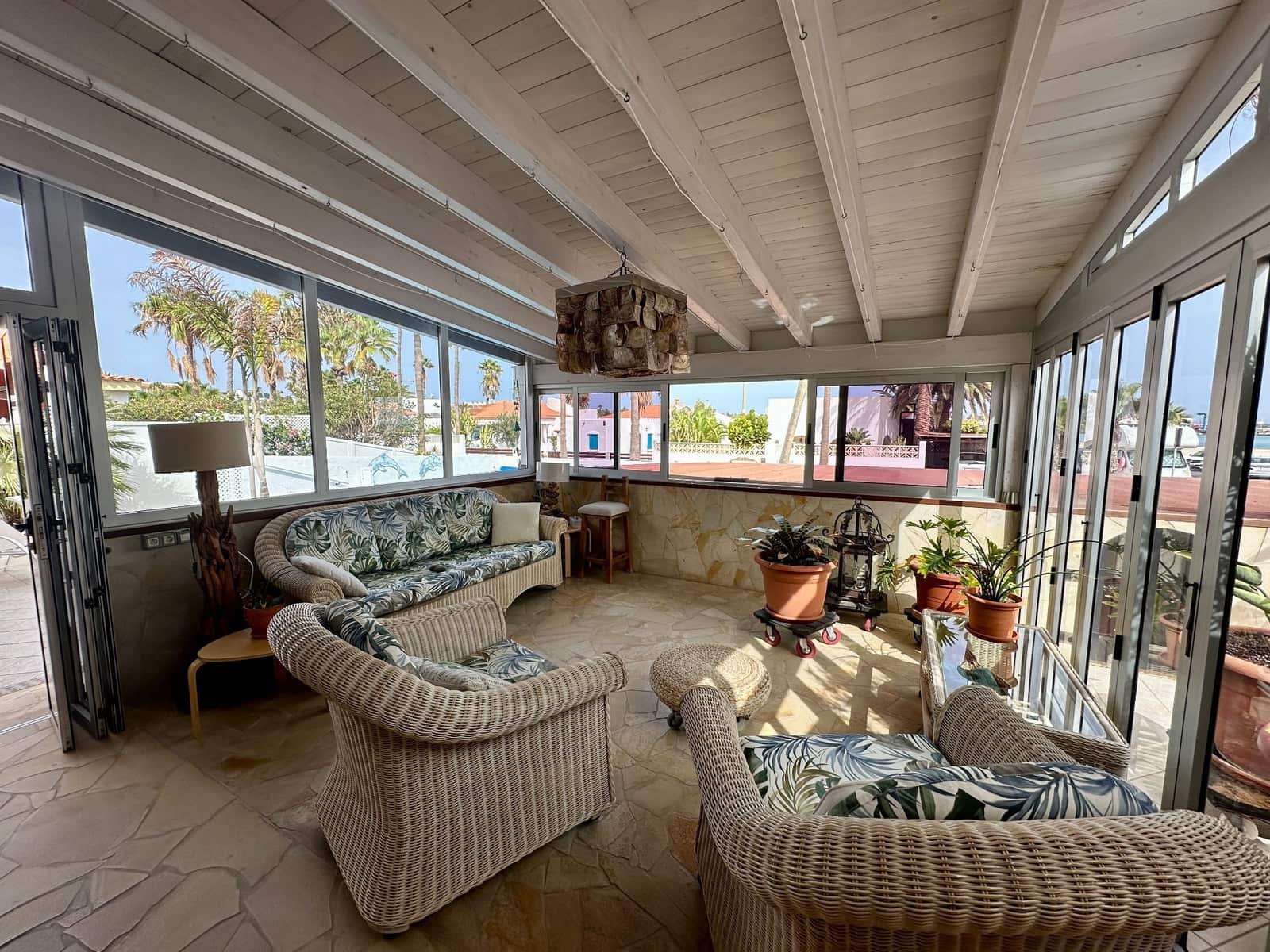 4 soveværelse Villa til salg i Caleta de Fuste med swimmingpool garage - € 890.000 (Ref: 9747704)