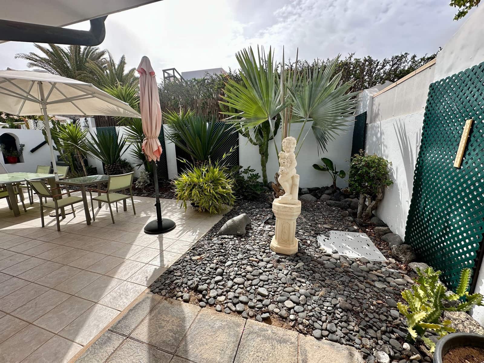 4 soveværelse Villa til salg i Caleta de Fuste med swimmingpool garage - € 890.000 (Ref: 9747704)