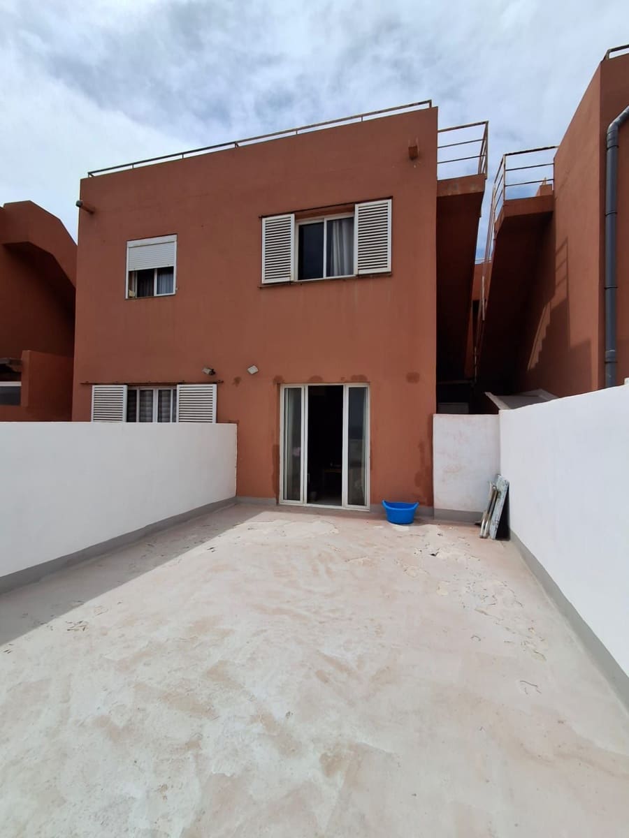 2 makuuhuone Paritalo myytävänä paikassa Puerto del Rosario - 245 000 € (Ref: 9777707)