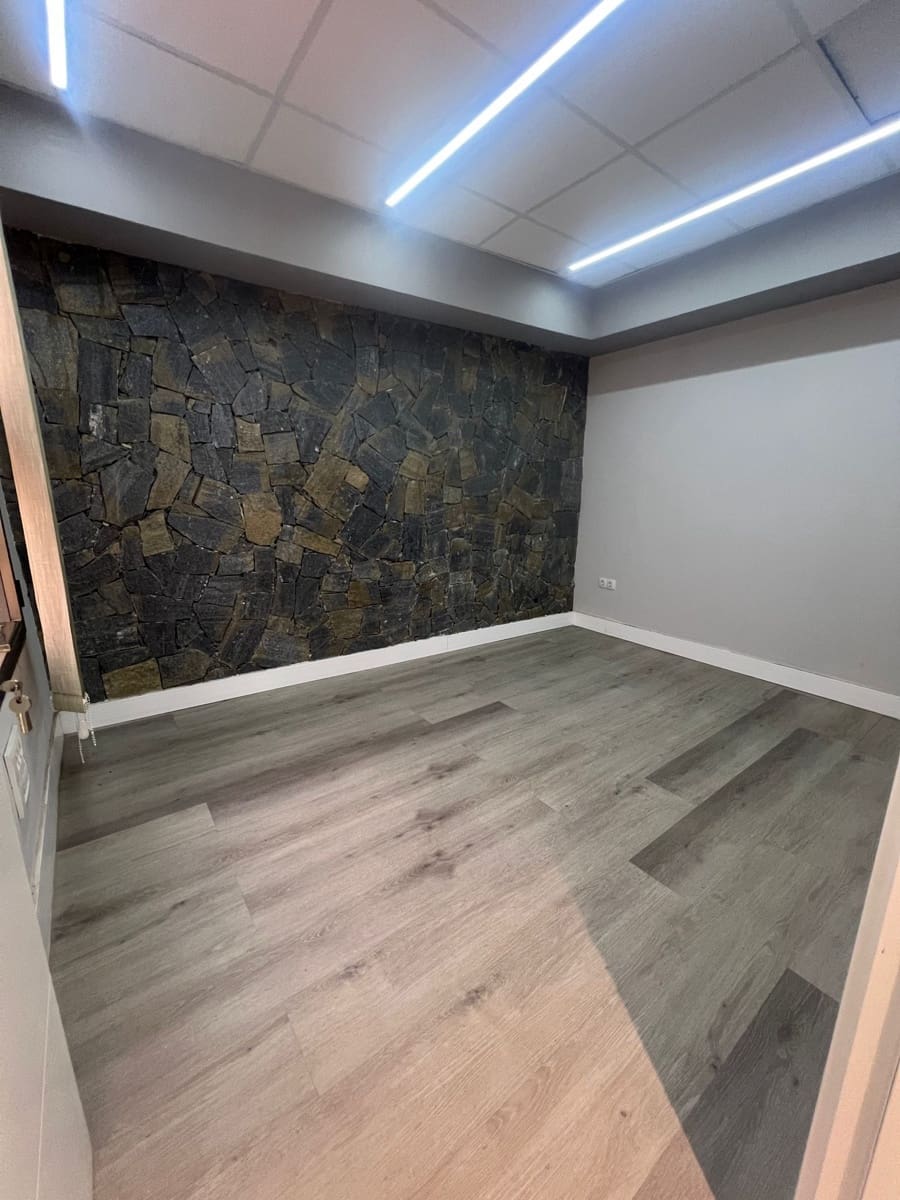 Kaupallinen vuokrattavana paikassa Puerto del Rosario - 900 € (Ref: 9780195)