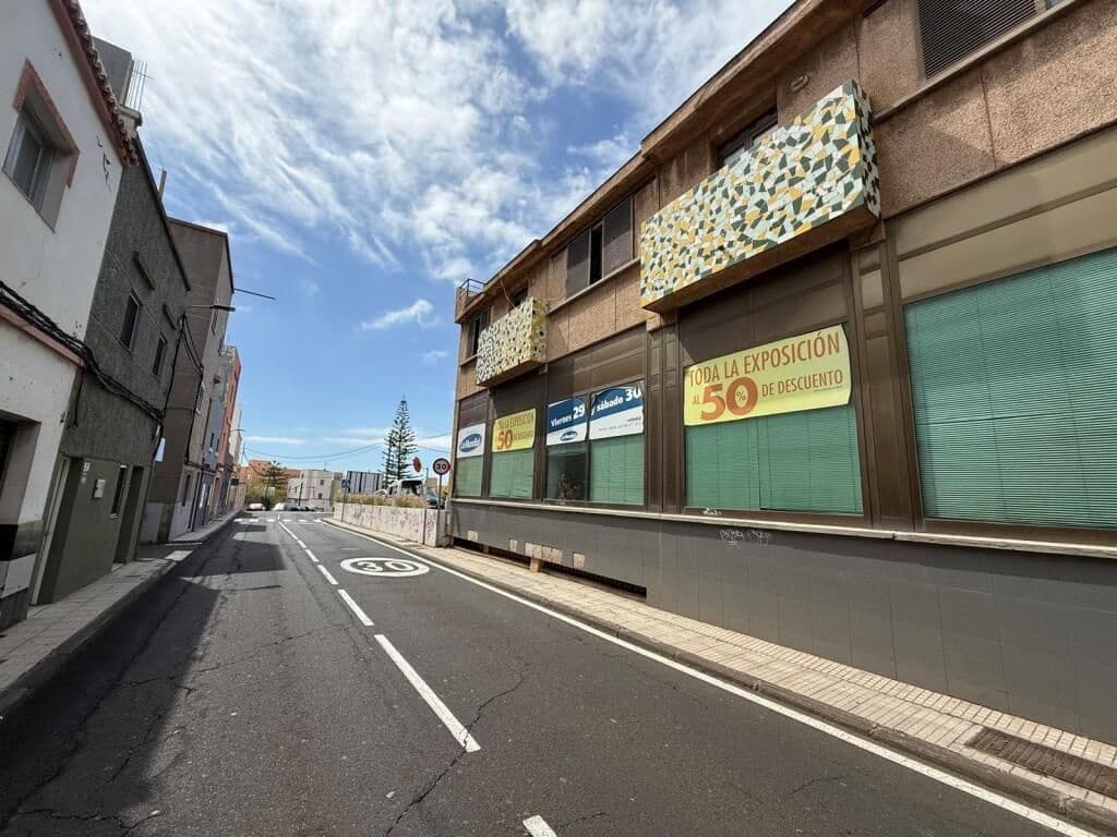 Commercial for sale in San Cristobal de La Laguna - € 1,800,000 (Ref: 9788053)
