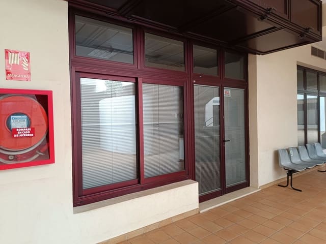 Kommersiell til salgs i Santa Cruz de Tenerife - € 1 100 000 (Ref: 9788054)