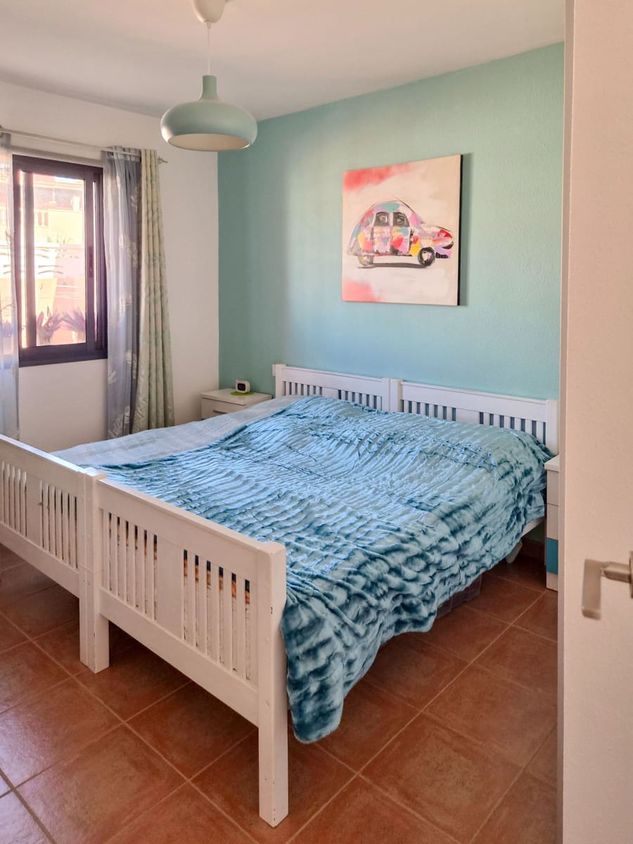 2 slaapkamer Halfvrijstaande villa te koop in Caleta de Fuste - € 249.000 (Ref: 9811300)