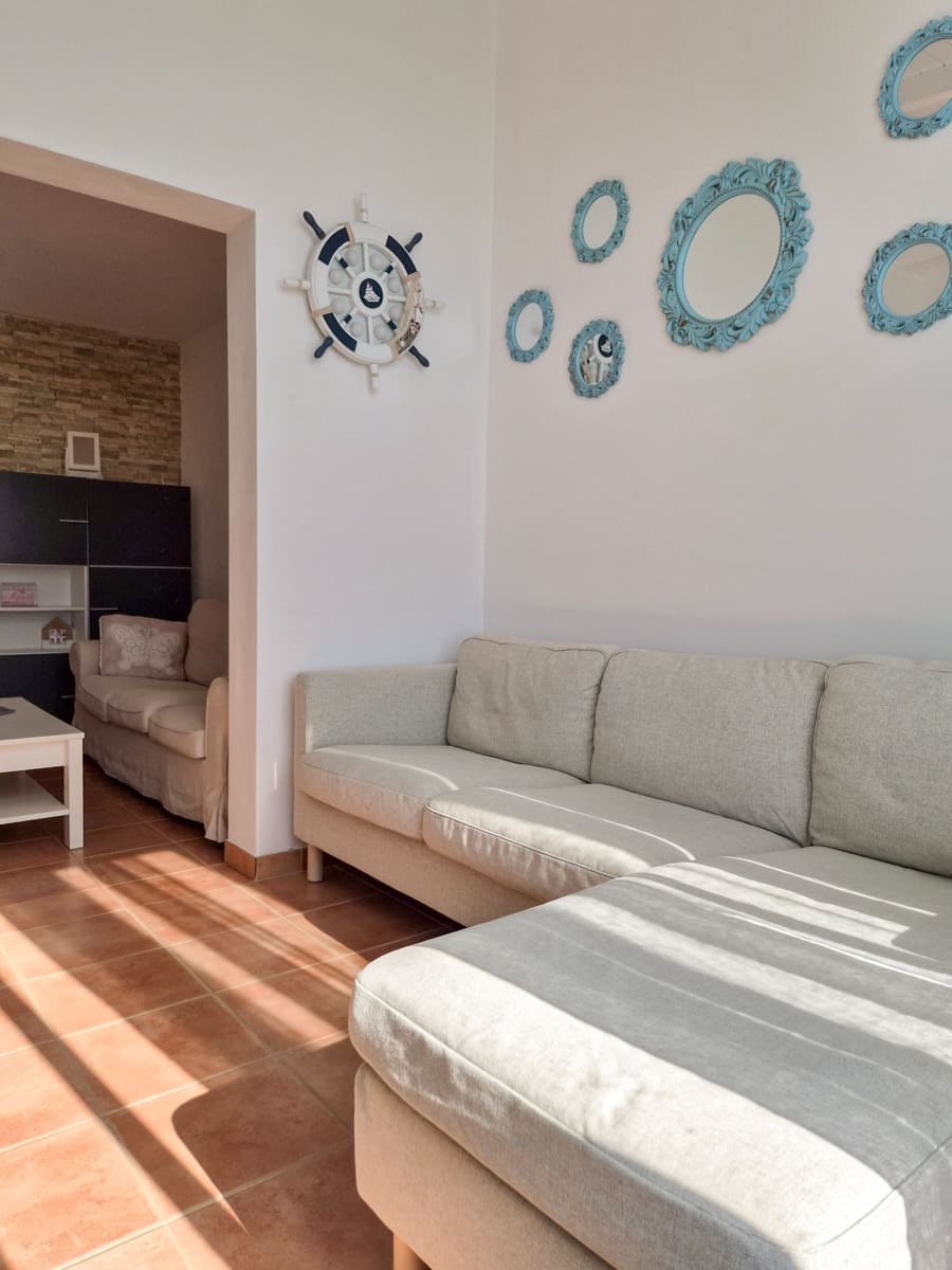 2 slaapkamer Halfvrijstaande villa te koop in Caleta de Fuste - € 249.000 (Ref: 9811300)
