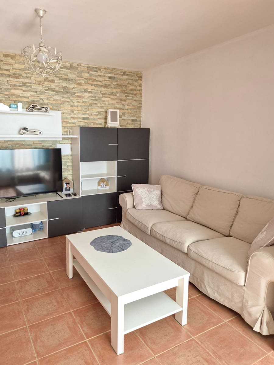 2 slaapkamer Halfvrijstaande villa te koop in Caleta de Fuste - € 249.000 (Ref: 9811300)
