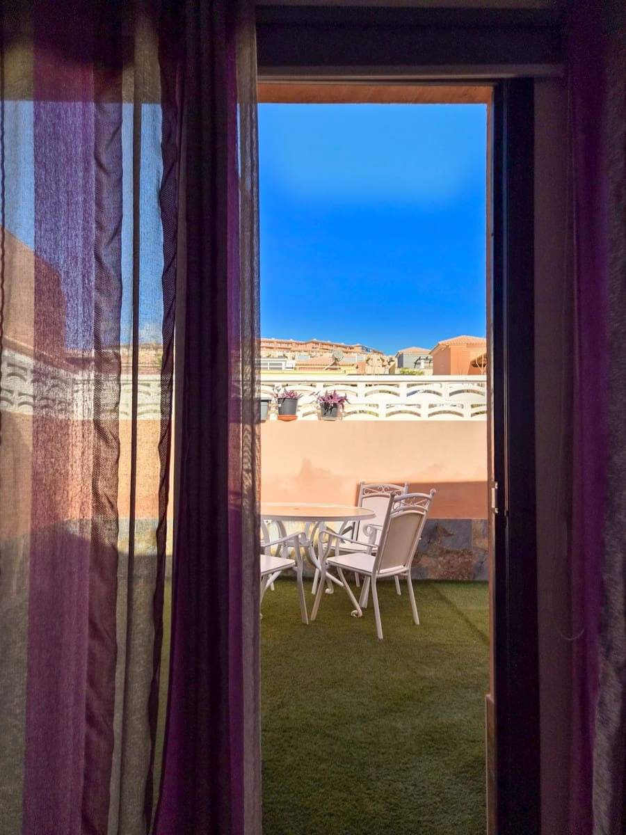 2 slaapkamer Halfvrijstaande villa te koop in Caleta de Fuste - € 249.000 (Ref: 9811300)