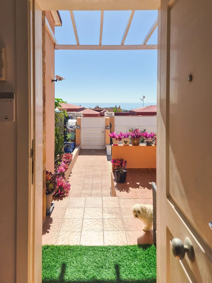 2 slaapkamer Halfvrijstaande villa te koop in Caleta de Fuste - € 249.000 (Ref: 9811300)