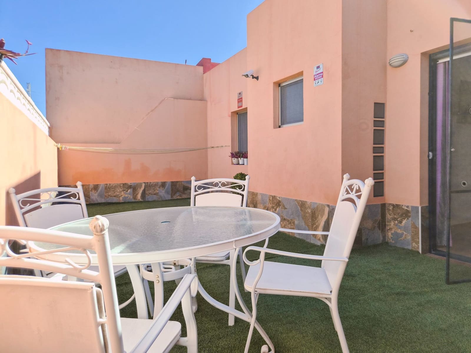 2 slaapkamer Halfvrijstaande villa te koop in Caleta de Fuste - € 249.000 (Ref: 9811300)