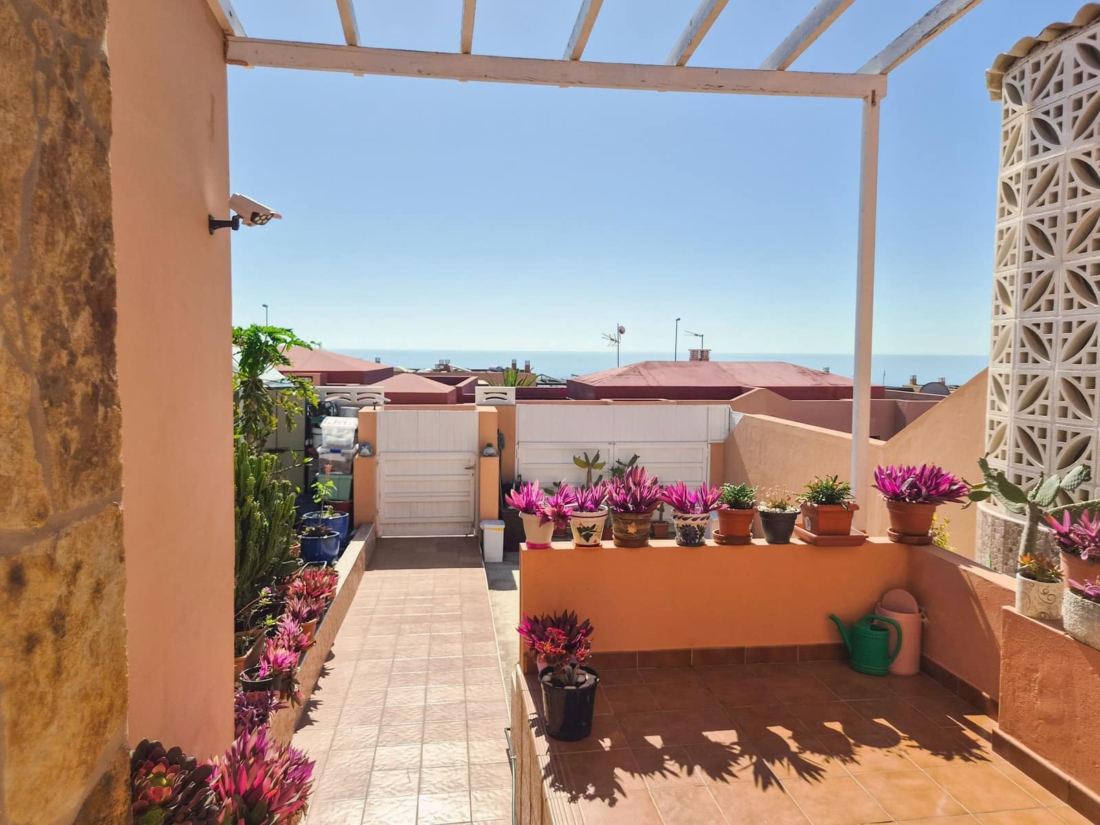 2 slaapkamer Halfvrijstaande villa te koop in Caleta de Fuste - € 249.000 (Ref: 9811300)