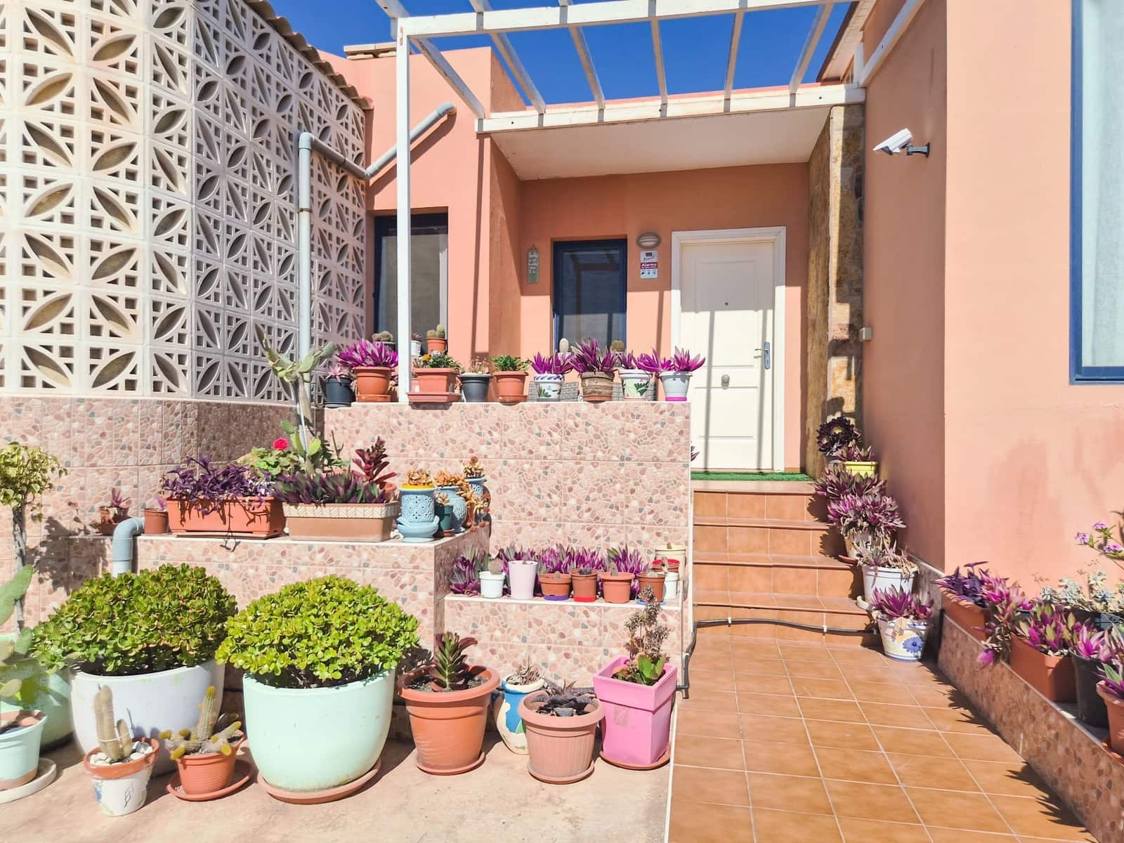 2 slaapkamer Halfvrijstaande villa te koop in Caleta de Fuste - € 249.000 (Ref: 9811300)