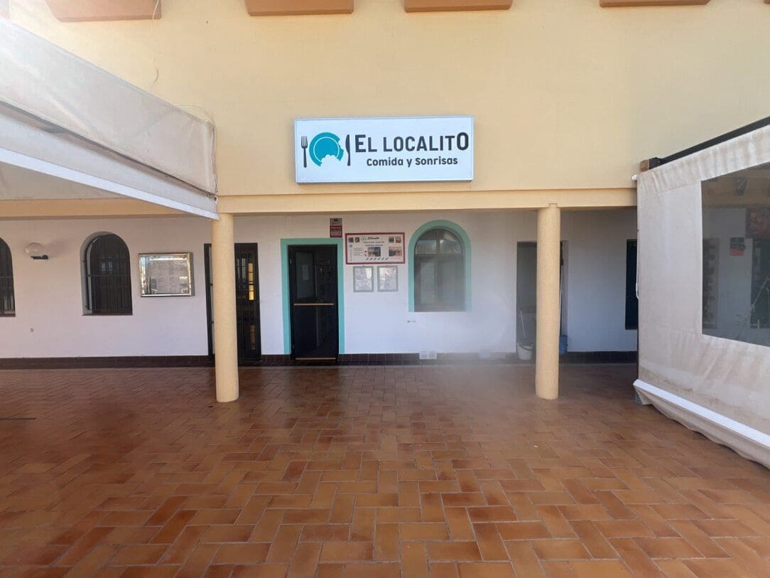 2 bedroom Commercial for sale in Parque Holandes - € 80,000 (Ref: 9815652)