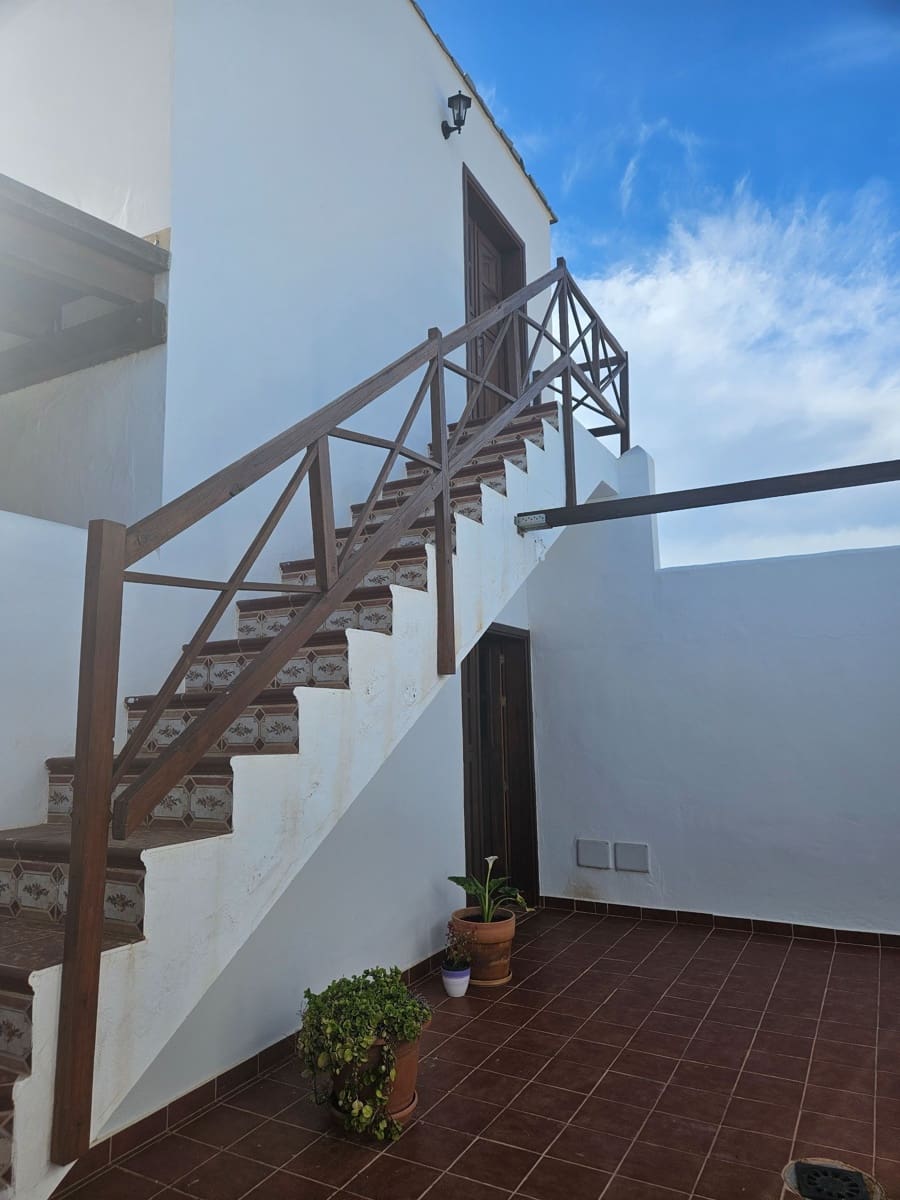 7 bedroom Villa for sale in Tetir - € 617,000 (Ref: 9819966)