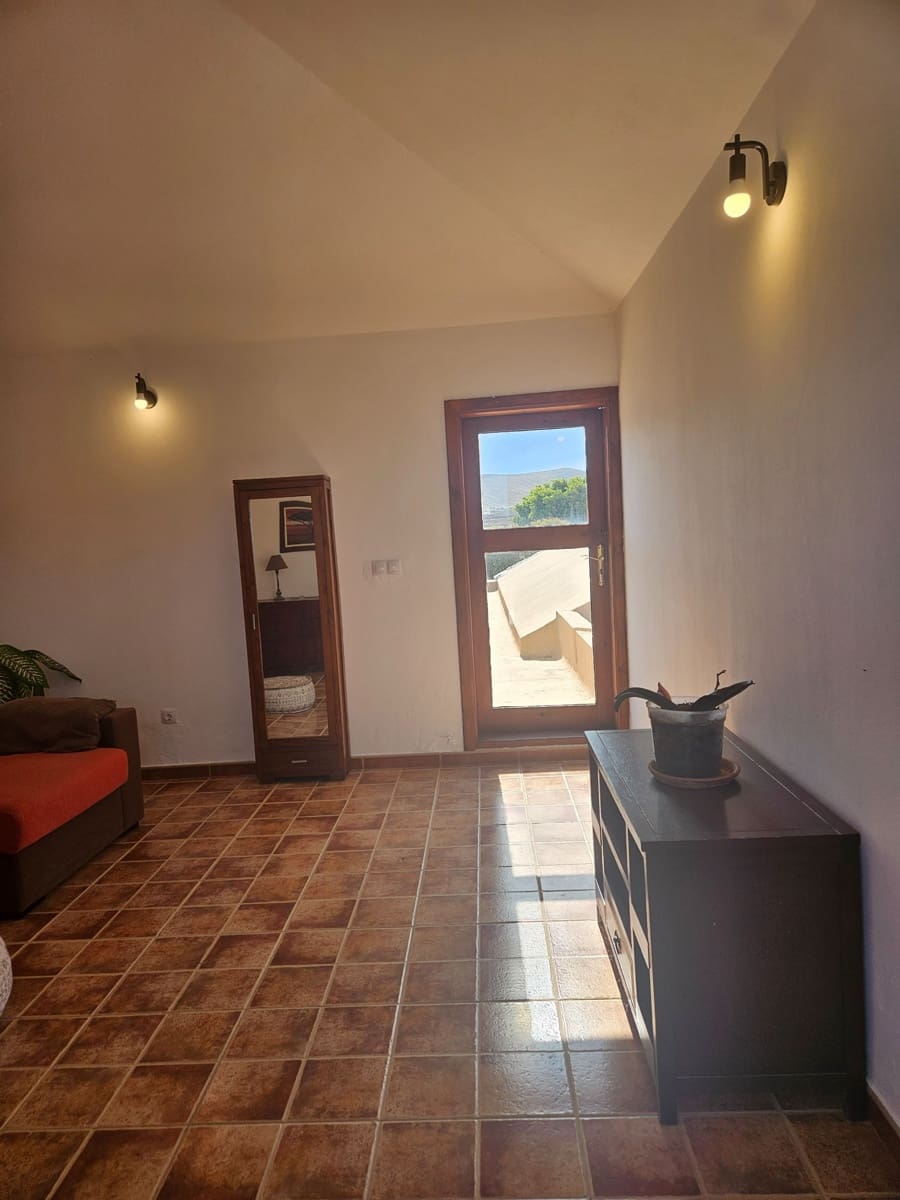 7 bedroom Villa for sale in Tetir - € 617,000 (Ref: 9819966)
